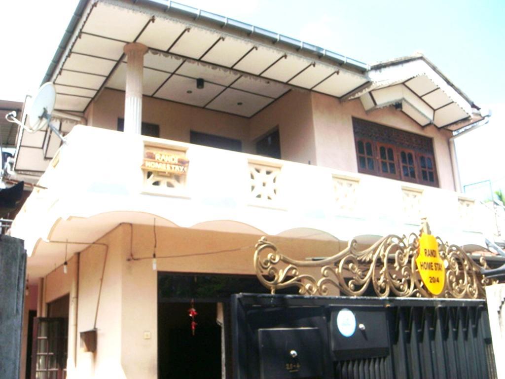 Randi Homestay In Negombo Extérieur photo
