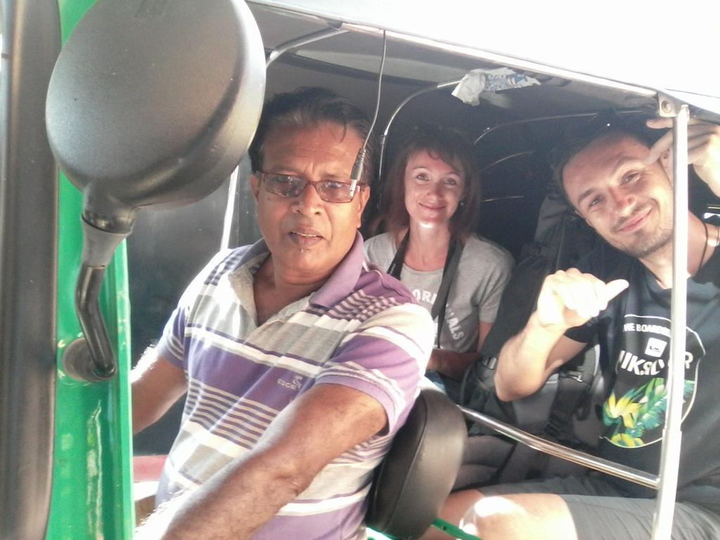 Randi Homestay In Negombo Extérieur photo