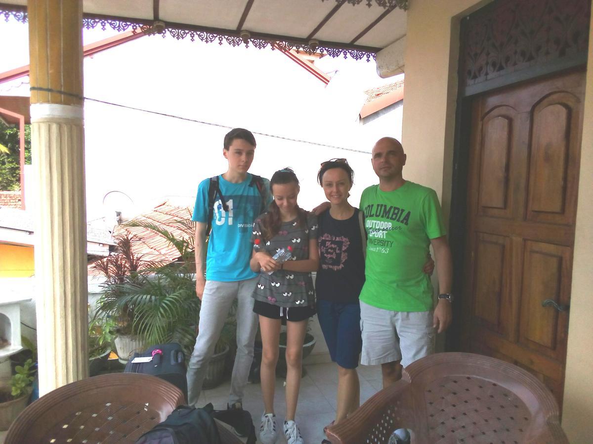 Randi Homestay In Negombo Extérieur photo