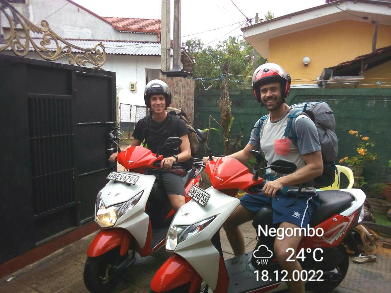Randi Homestay In Negombo Extérieur photo