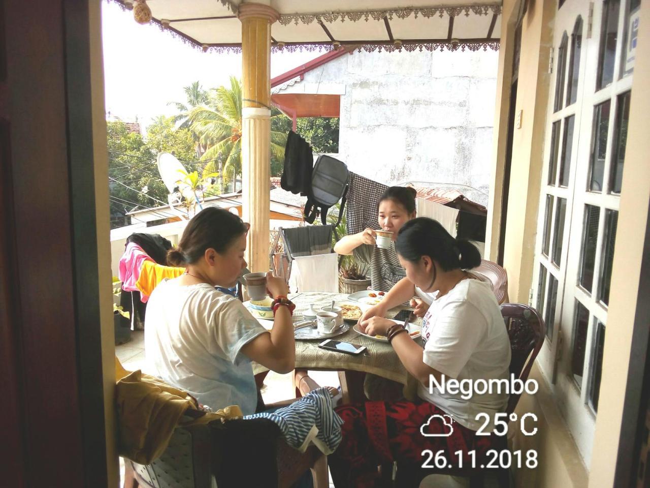 Randi Homestay In Negombo Extérieur photo